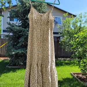 medium, summer dress, green, wood buttons, Mimi Chica brand.